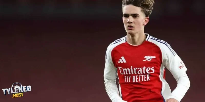 Max Dowman góp mặt khiến tỷ lệ Arsenal vào top 4 biến động